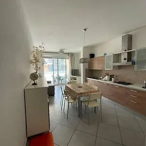 https://appartamento-pinarella.emilia-romagnahotels.net